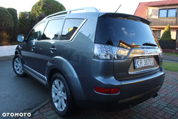 Mitsubishi Outlander - 6