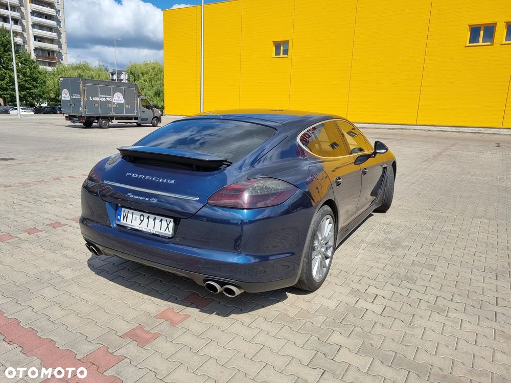Porsche Panamera 4S - 9