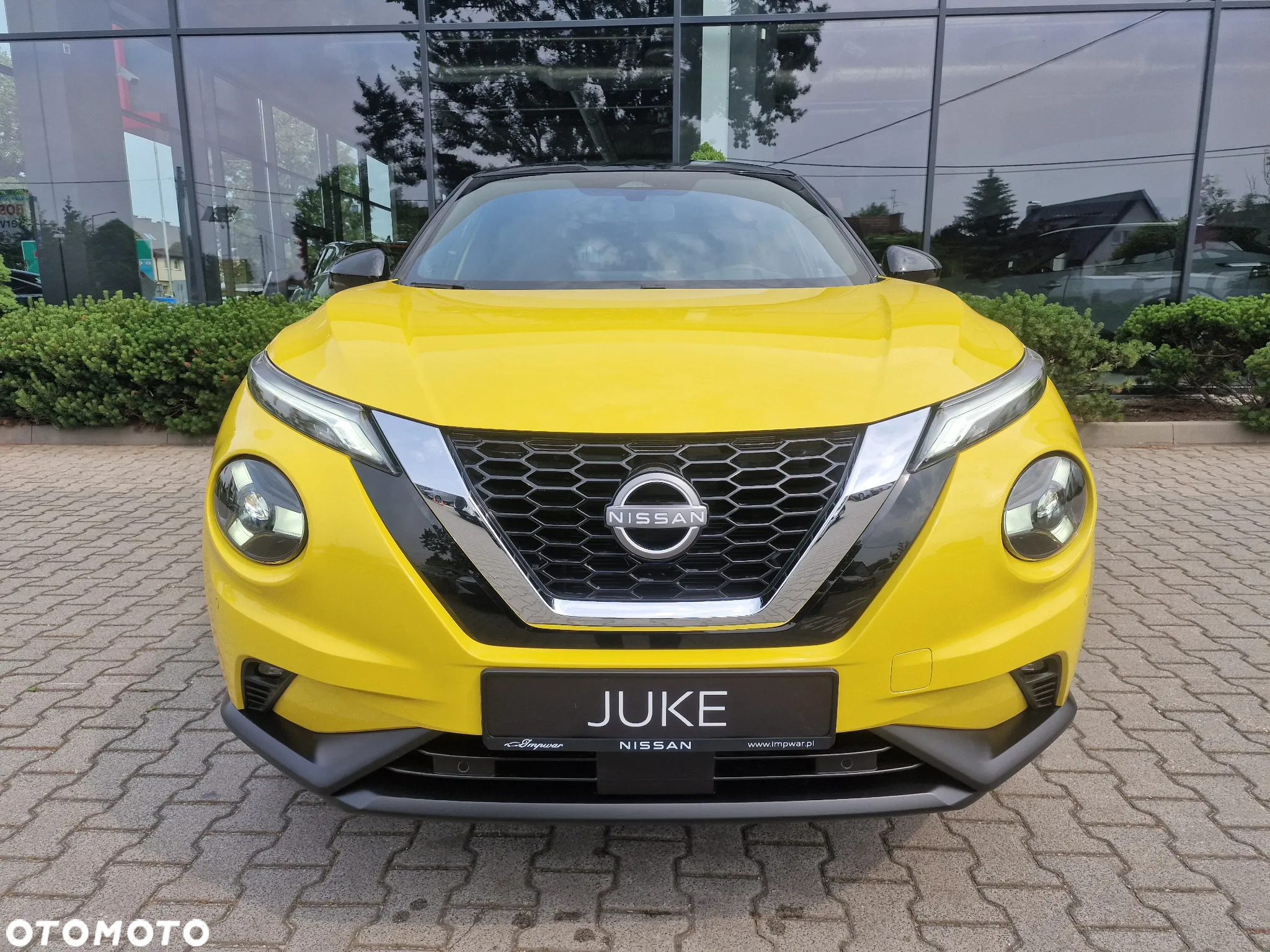 Nissan Juke 1.0 DIG-T N-Connecta DCT - 2