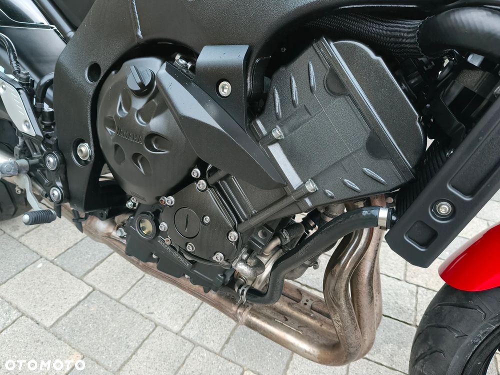 Yamaha FZ8 - 10