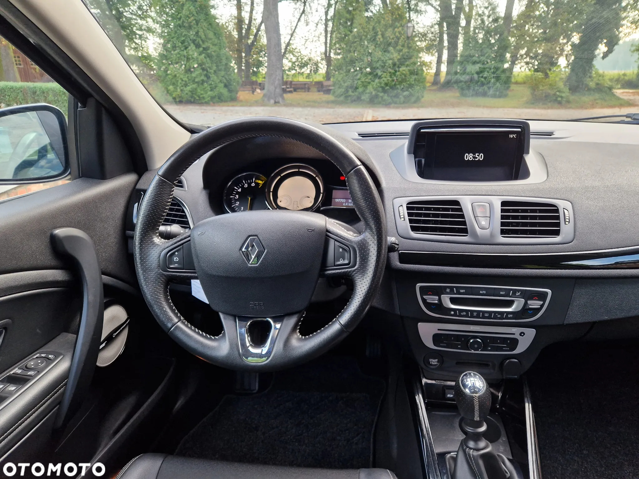 Renault Megane Grandtour ENERGY TCe 115 Start & Stop Bose Edition - 22