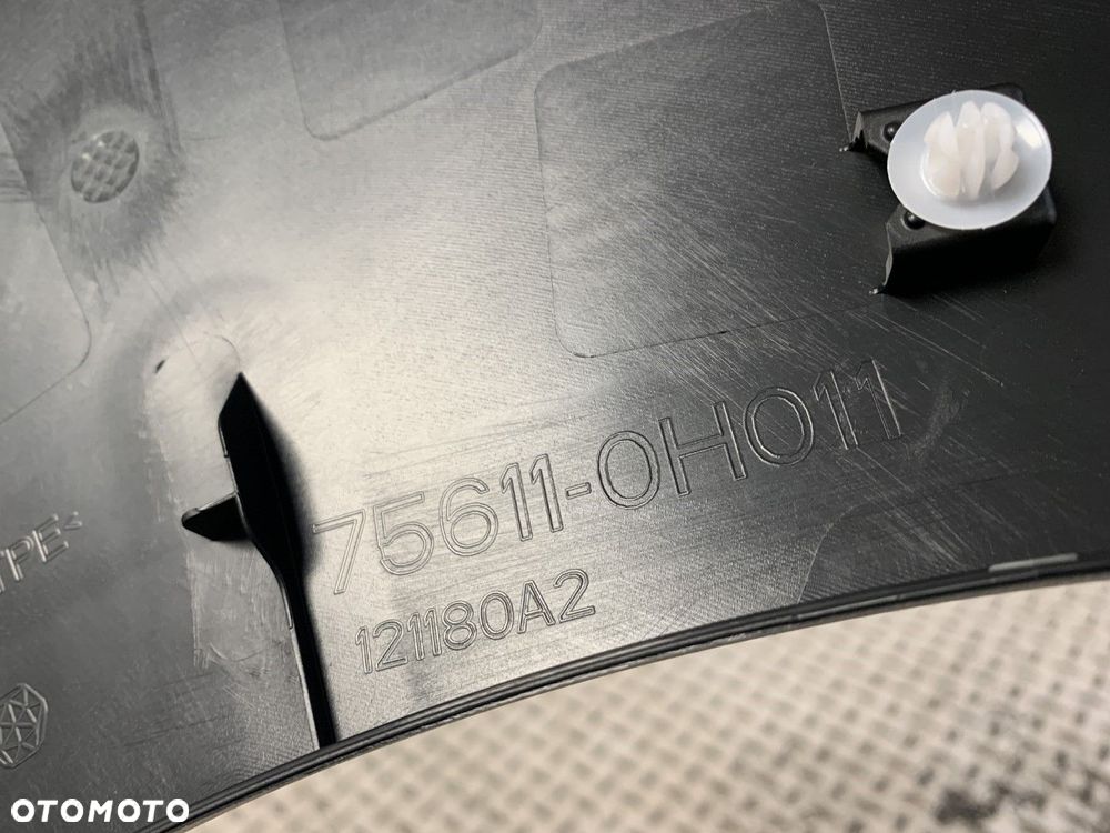 NOWA ORYGINALNA LISTWA BŁOTNIKA PRAWY PRZÓD PRAWA PRZEDNIA TOYOTA AYGO X 22-26 75611-0H011 - 6