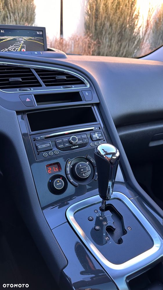 Peugeot 5008 BlueHDI 120 EAT6 Stop & Start Allure - 22