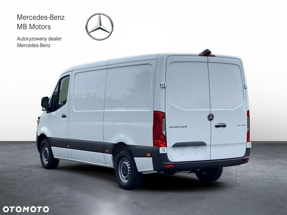 Mercedes-Benz Sprinter - 4
