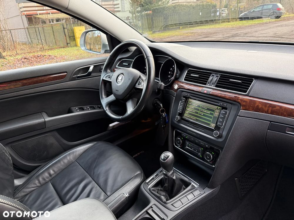 Skoda Superb 2.0 TDI Exclusive - 28