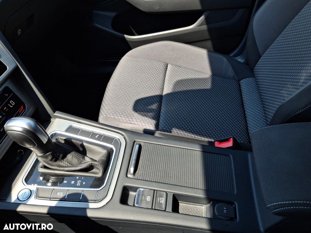 Volkswagen Passat - 20