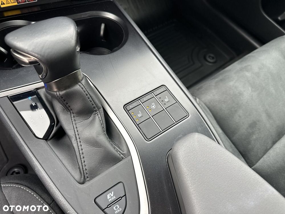 Lexus UX 250h GPF Business 2WD - 20