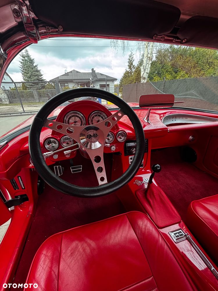 Chevrolet Corvette - 6