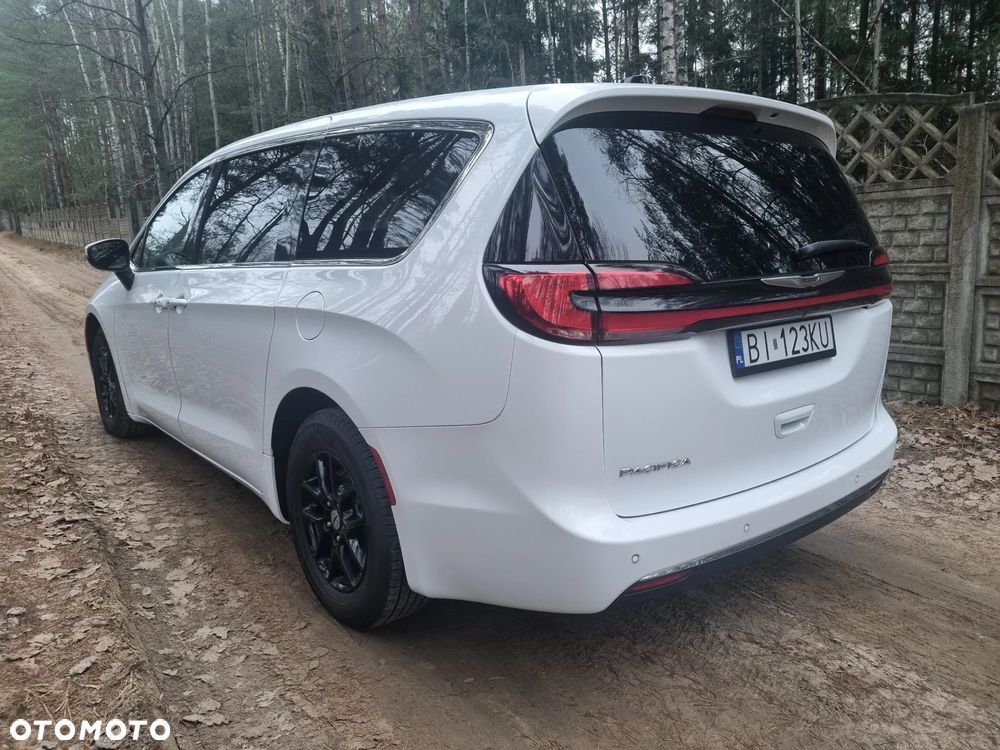 Chrysler Pacifica - 8