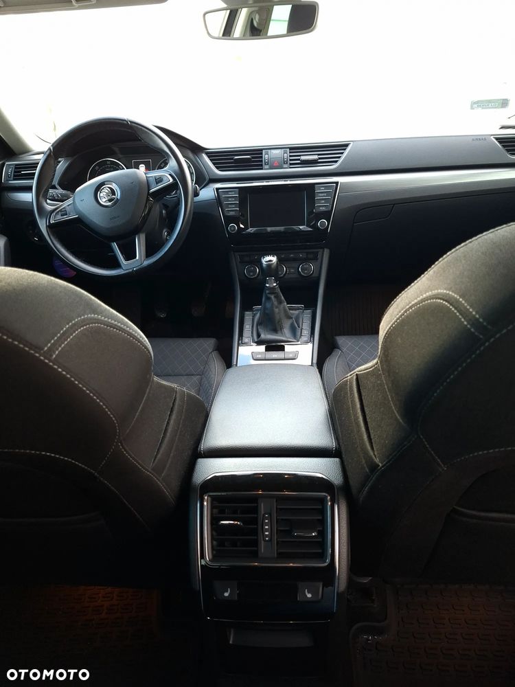 Skoda Superb 2.0 TDI Style - 19