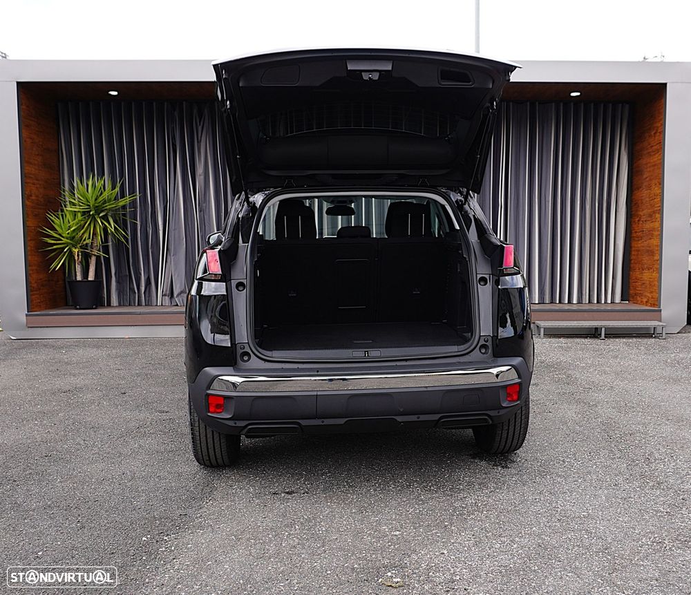 Peugeot 3008 PureTech 130 Stop & Start GPF EAT8 Active — fotografia 8