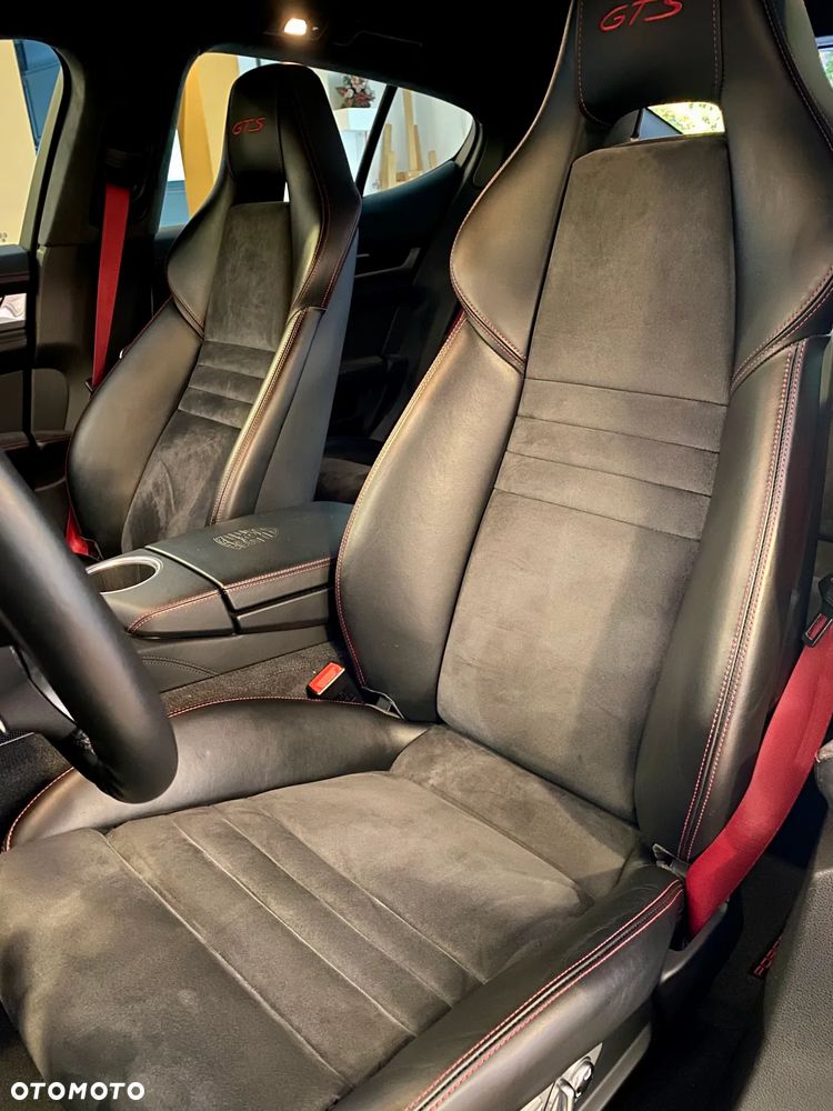 Porsche Panamera GTS PDK - 15