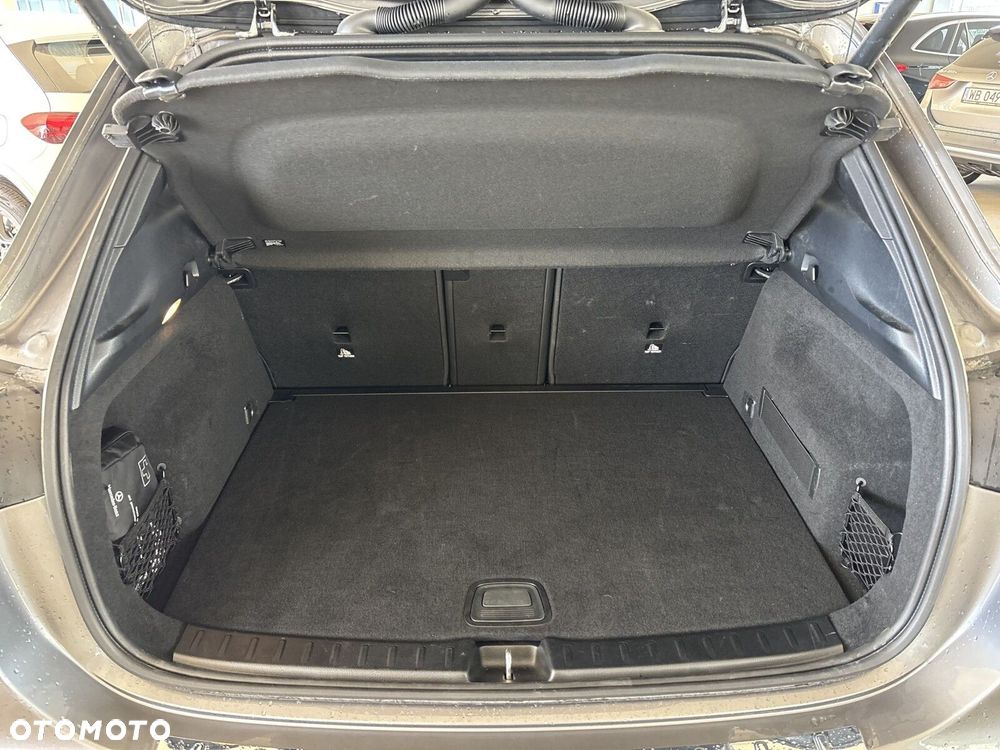 Mercedes-Benz GLA - 26