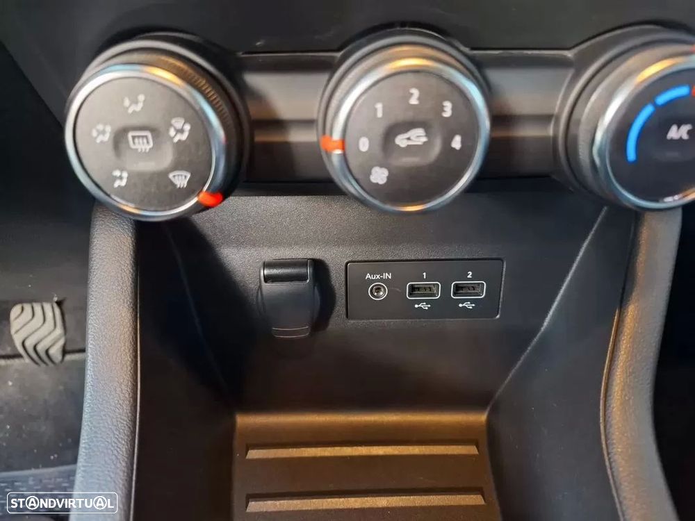 Renault Clio 1.5 Blue dCi Techno — fotografia 36