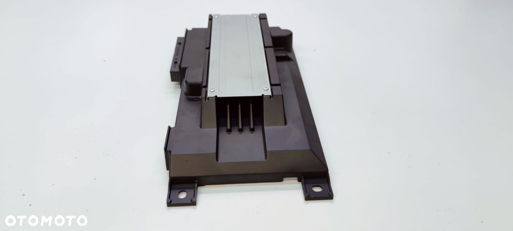 WZMACNIACZ BANG & OLUFSEN AUDI A4 A5 Q5 8W0035223A - 5