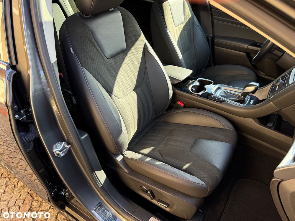 Ford Mondeo 2.0 TDCi Bi-Turbo Titanium PowerShift - 19