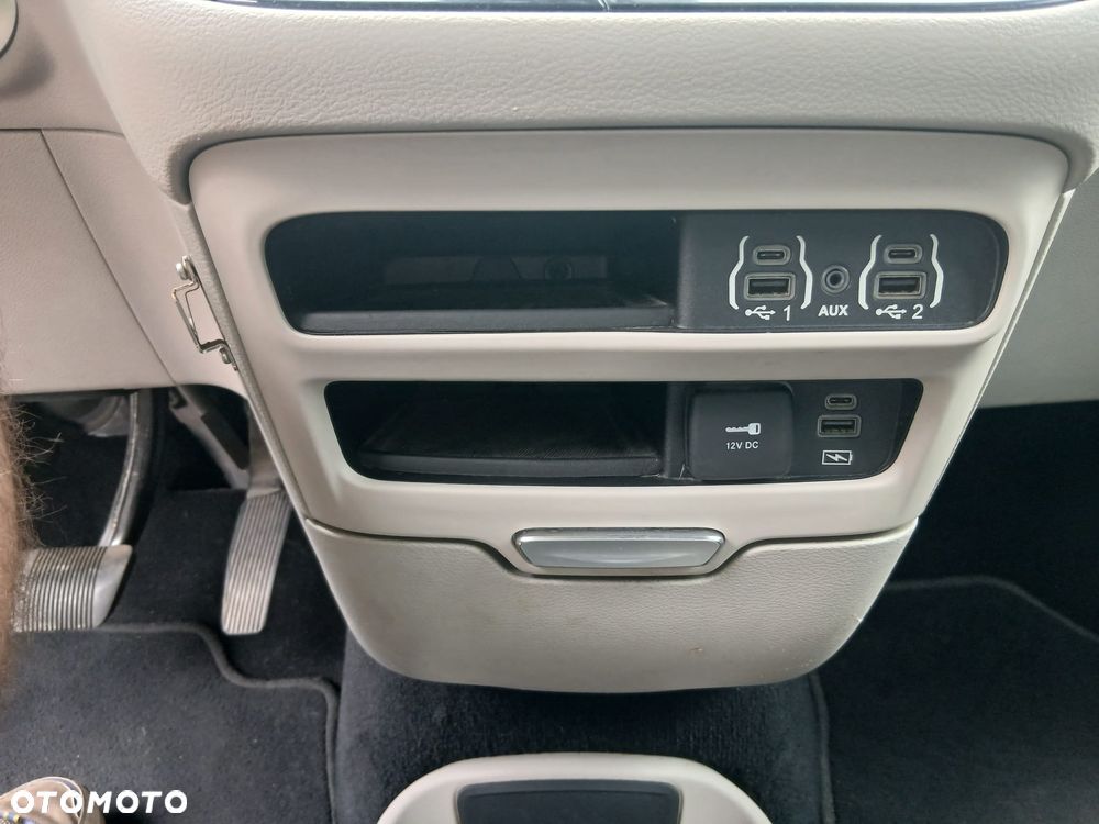 Chrysler Pacifica - 14