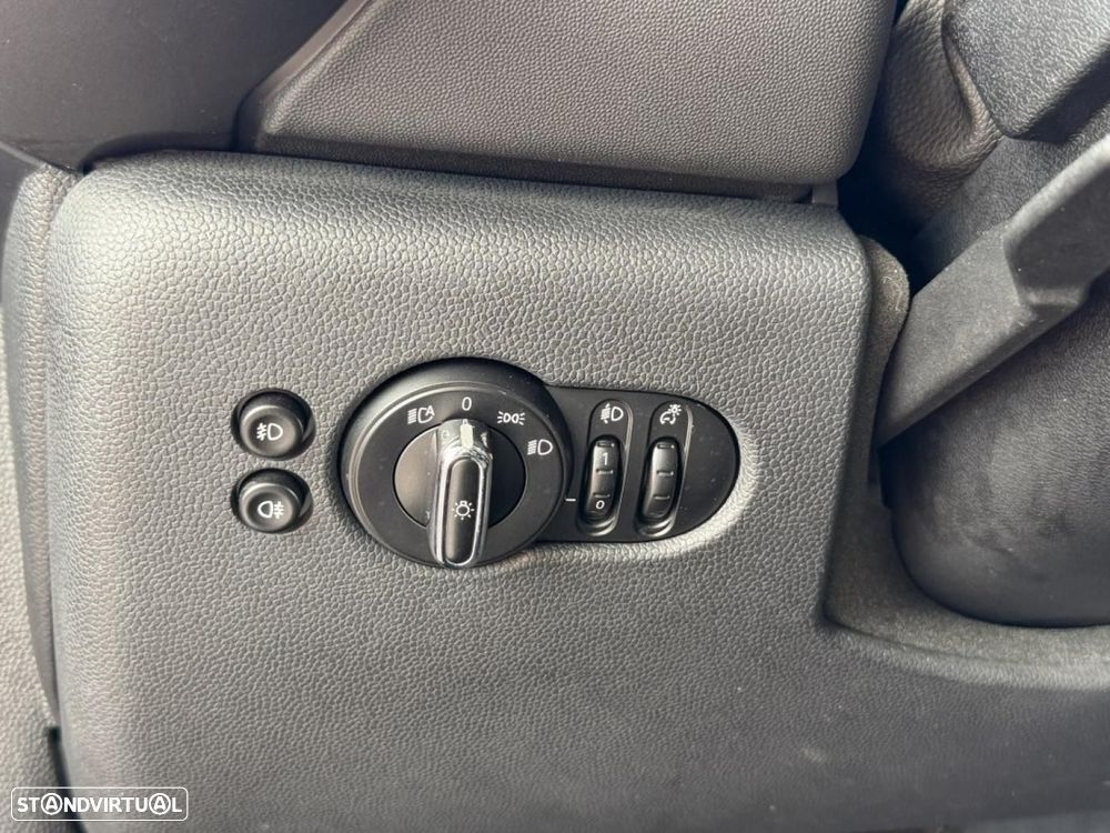 MINI 5 Portas Cooper D 4Business - 8