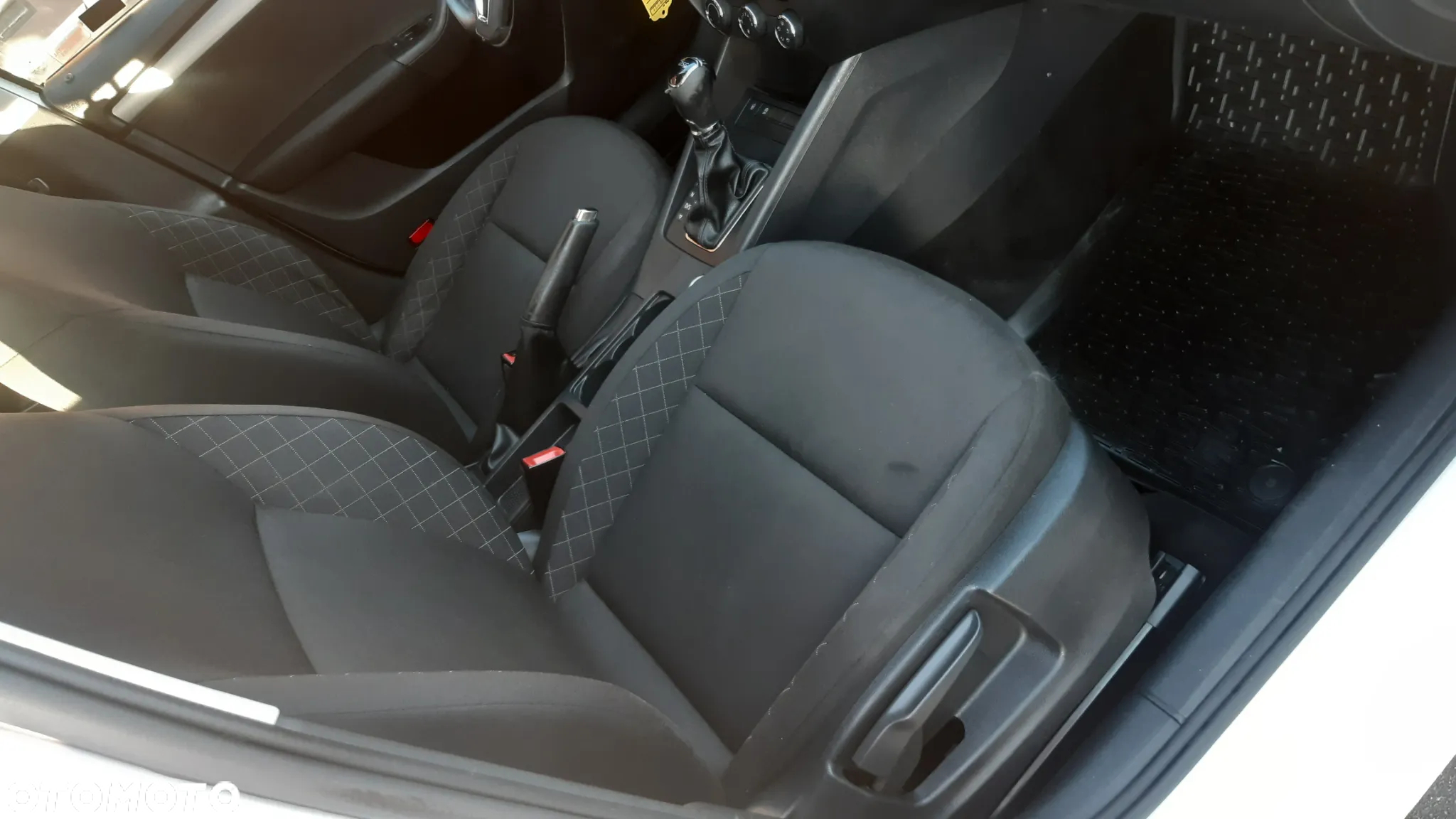Skoda Octavia 1.6 TDI DSG Ambition - 8