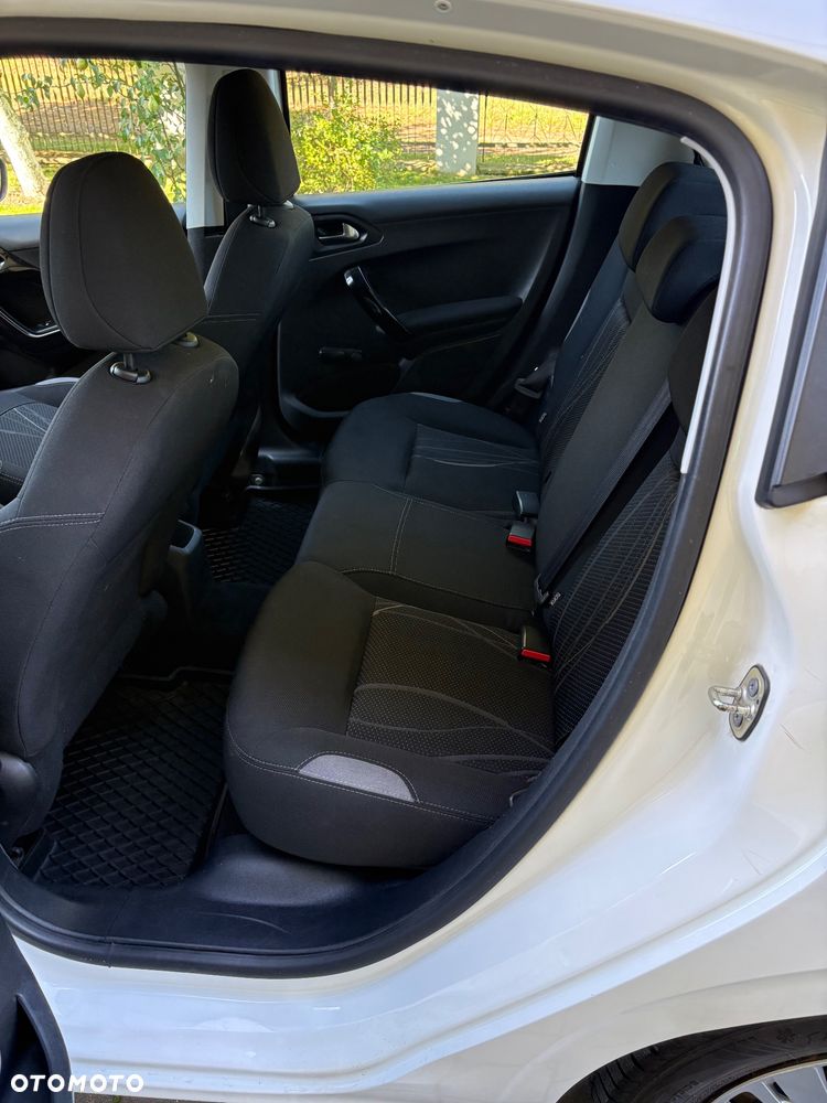 Peugeot 208 1.2 PureTech Active - 15
