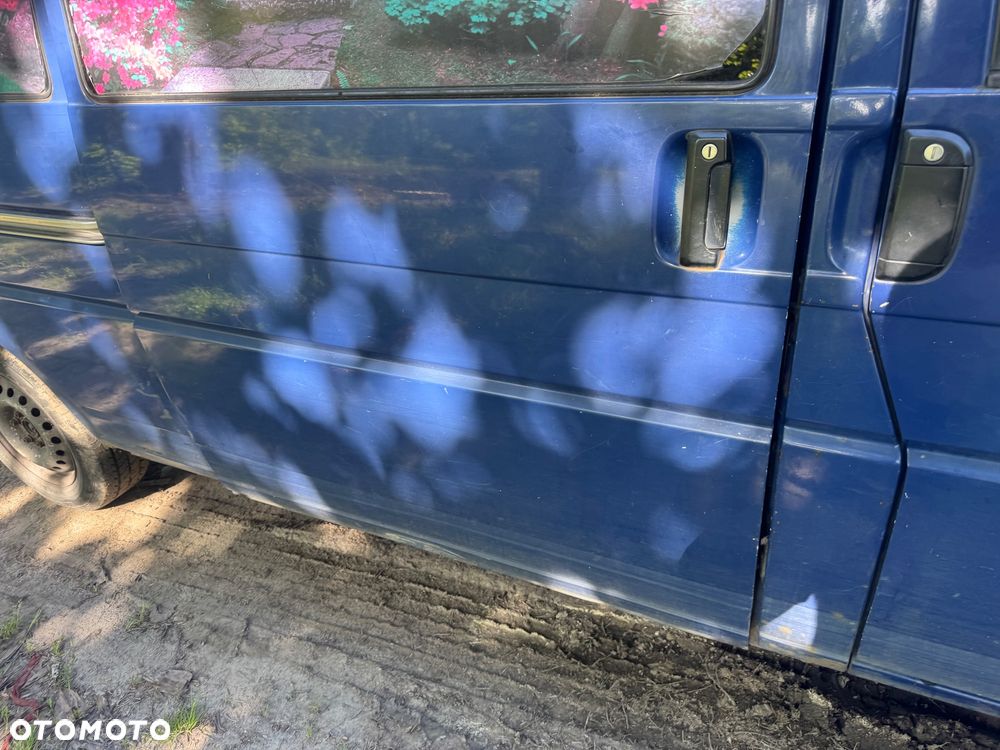 Volkswagen t4 transporter drzwi prawe lewe przednie boczne przesuwne przesówne klapa tył tylnia z szybą niebieskie niebieski granatowy - 6