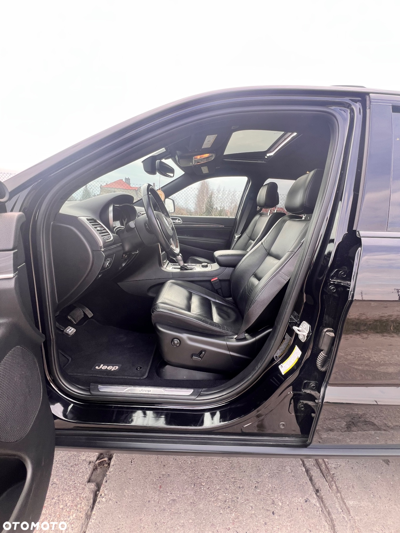 Jeep Grand Cherokee - 16