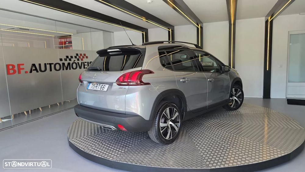 Peugeot 2008 1.6 BlueHDi GT Line - 4