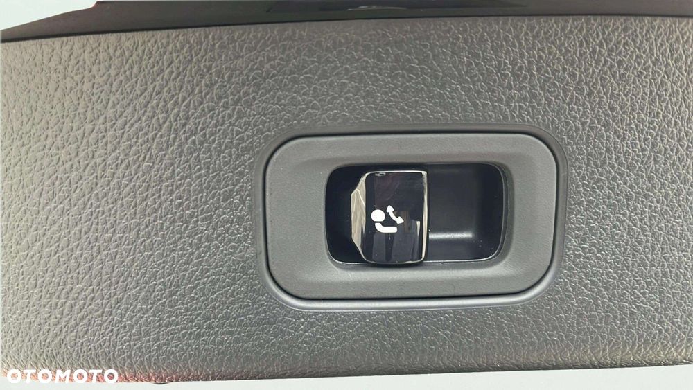 Mercedes-Benz GLC - 21