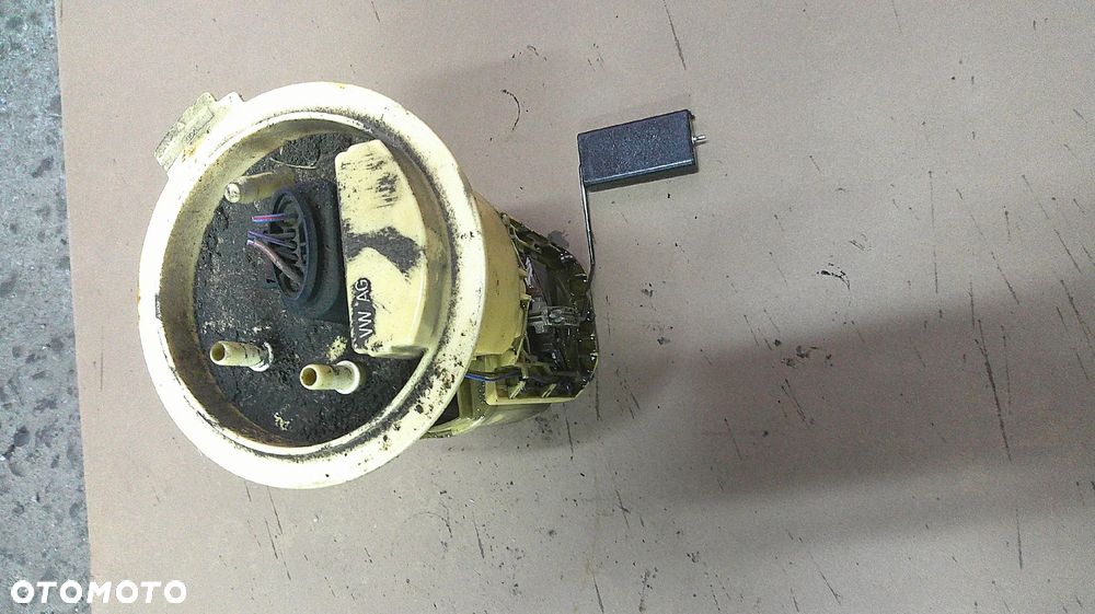 VW GOLF V 1.9 TDI POMPA PALIWA