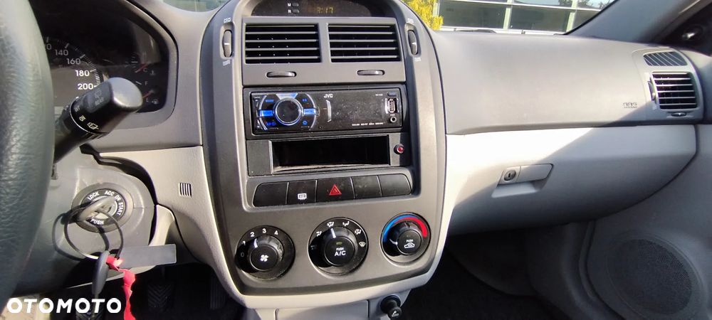 Kia Cerato 1.6 LX - 10