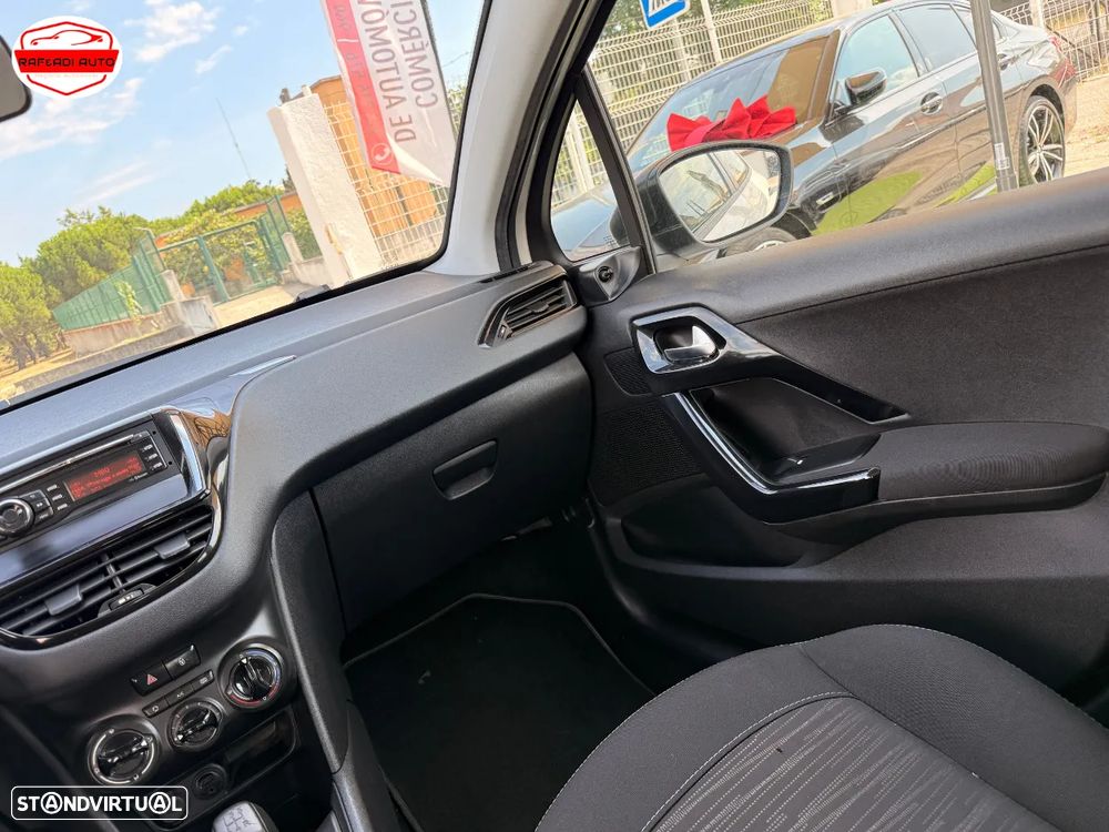 Peugeot 208 HDi 68 Like - 11