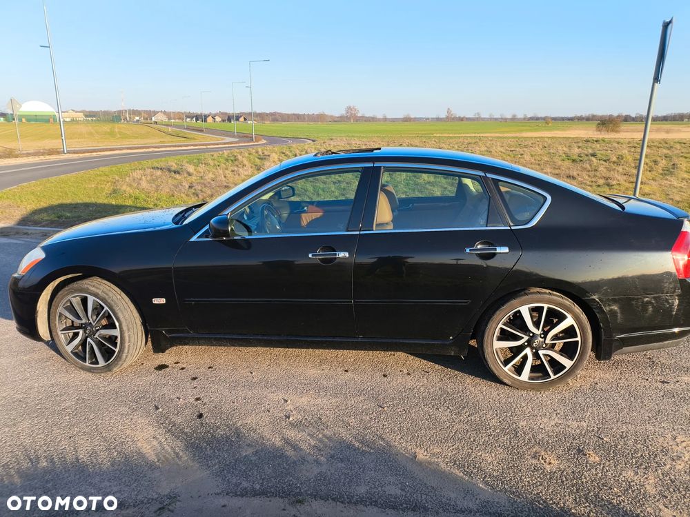 Infiniti M - 4