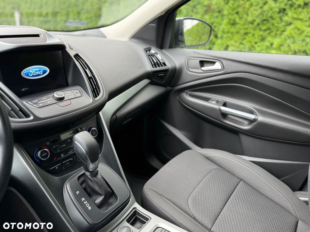 Ford Kuga - 10