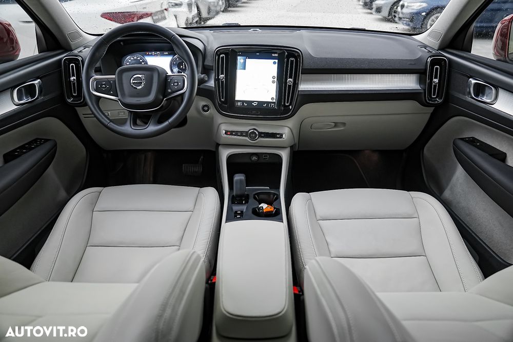 Volvo XC 40 B4 B AWD DKG Momentum Pro - 6