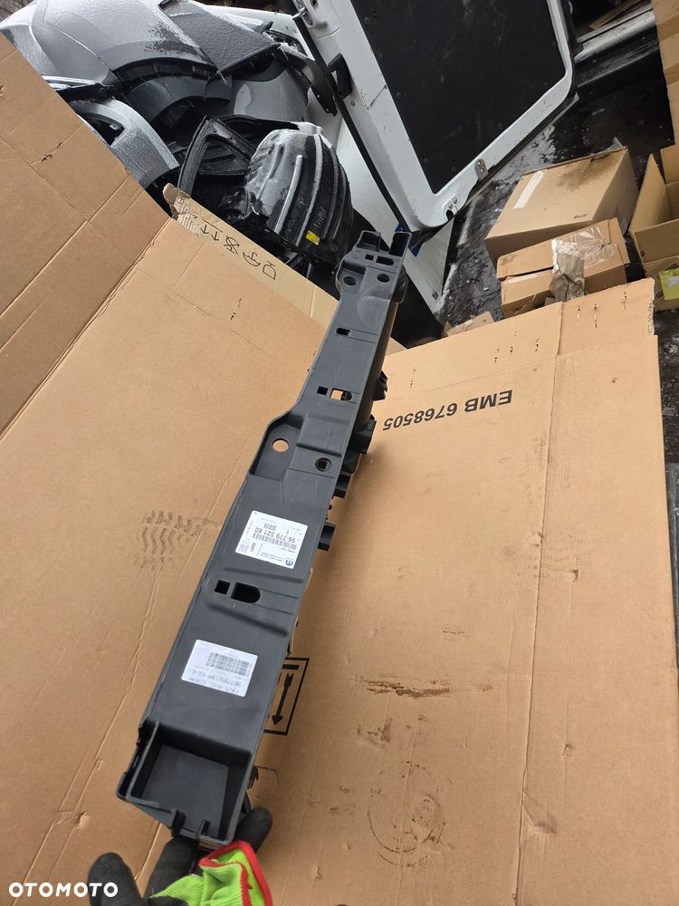 Pas przedni wzmocznienie czołowe Peugeot 1007 2008 207 208 Citroën C3 I C3 II DS 3 9677952180 - 9