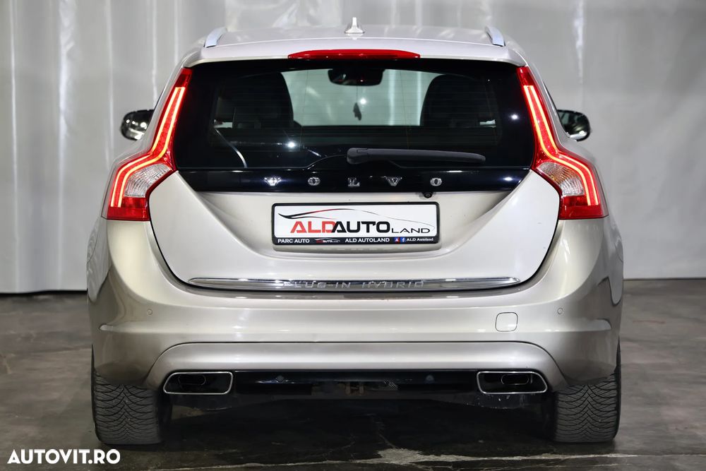 Volvo V60 D6 Plug-In-Hybrid AWD Geartronic Momentum - 37