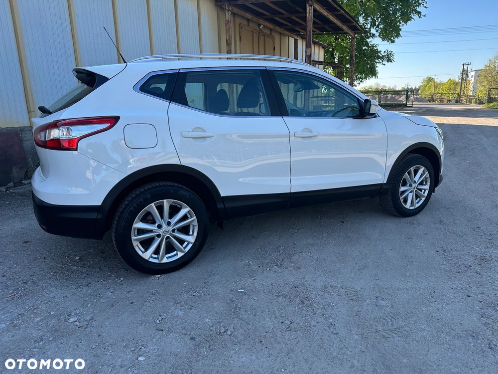 Nissan Qashqai 1.2 DIG-T Tekna EU6 - 16