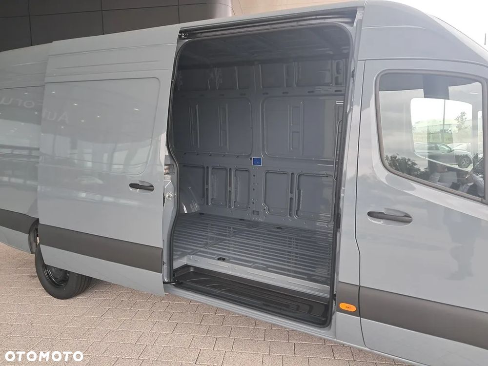 Mercedes-Benz Sprinter Furgon - 9