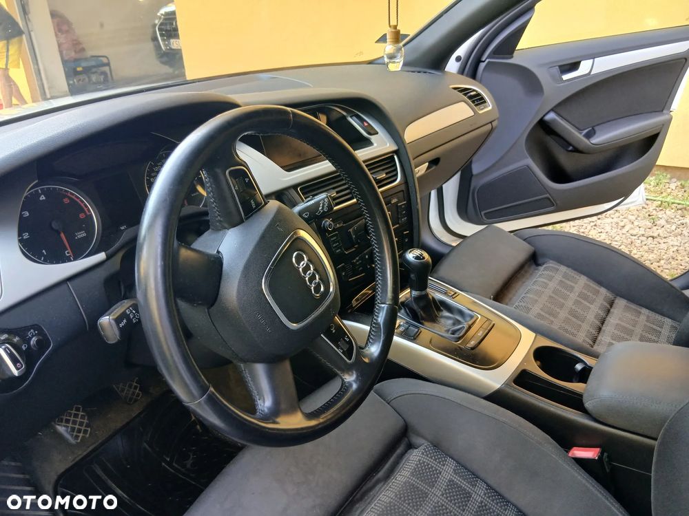 Audi A4 Avant 2.0 TDI DPF - 8