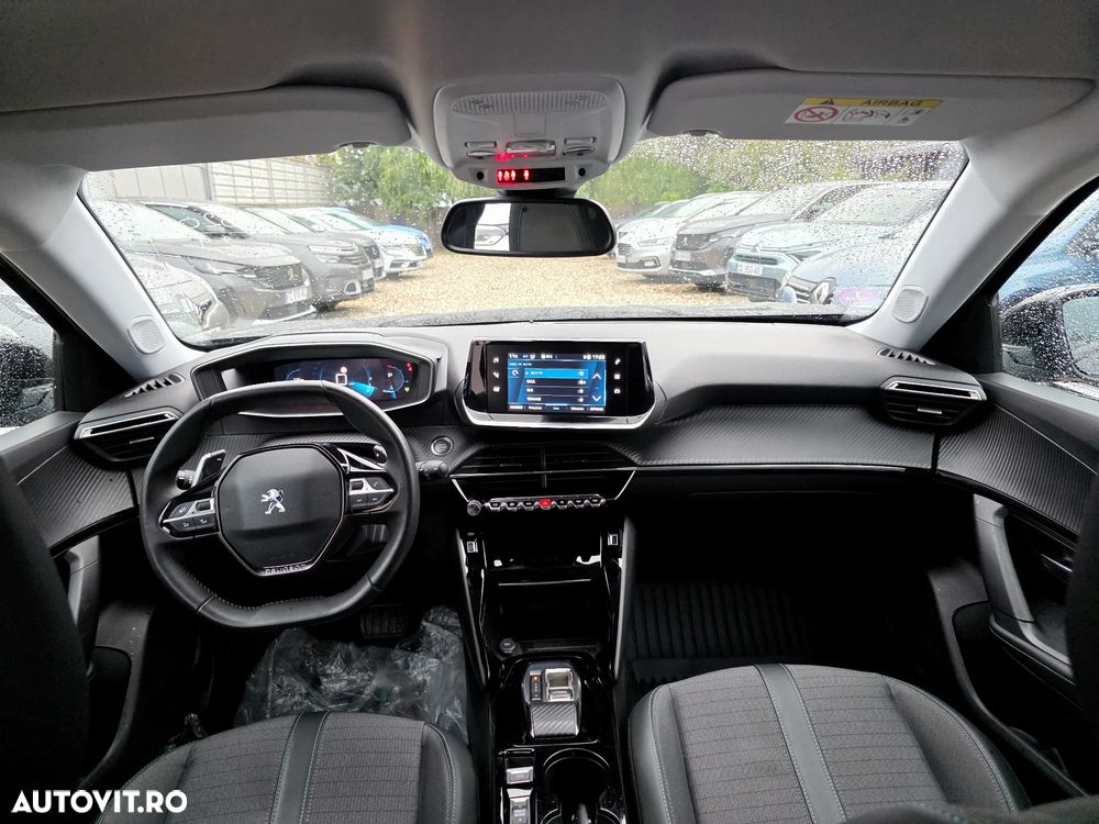 Peugeot 2008 PureTech 130 EAT8 GT - 19