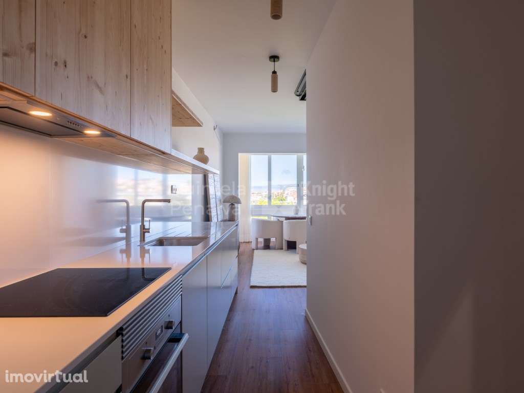 Apartamento T0 com vista mar totalmente renovado no centro do Estoril - Grande imagem: 2/25