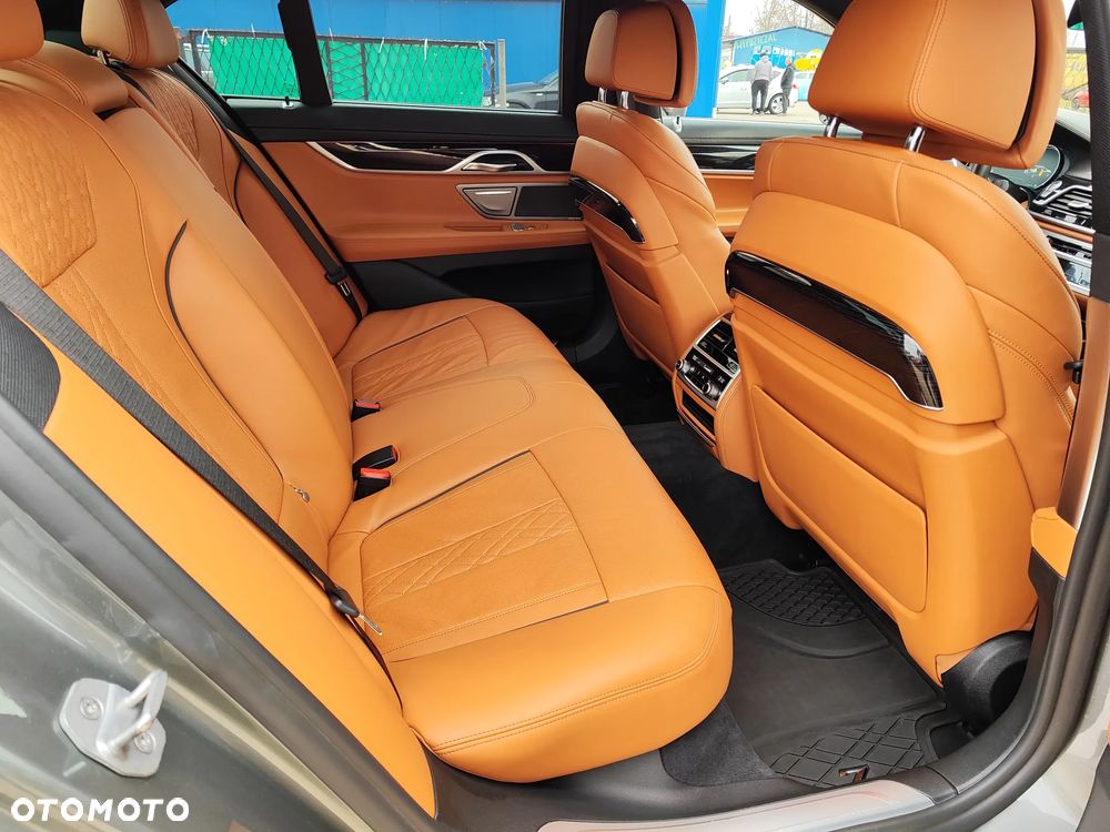 BMW Seria 7 740d xDrive sport - 15