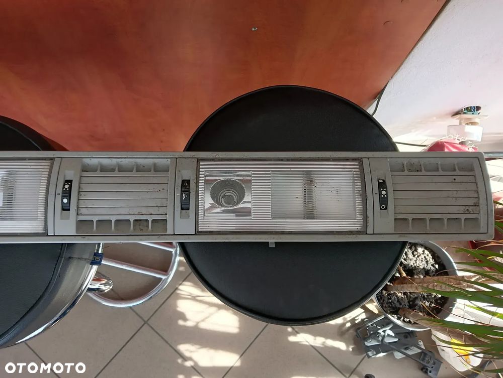 KRATKA NAWIEWU PODSUFITKI LISTWA LAMPKA VW MULTIVAN T5 - 3