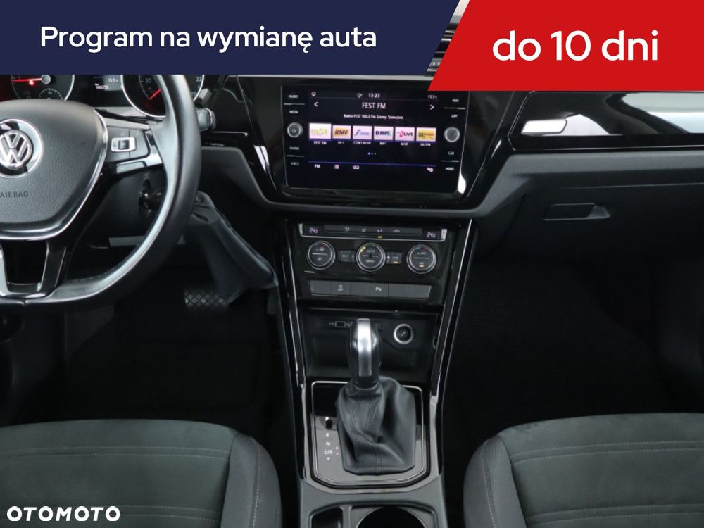 Volkswagen Touran - 14