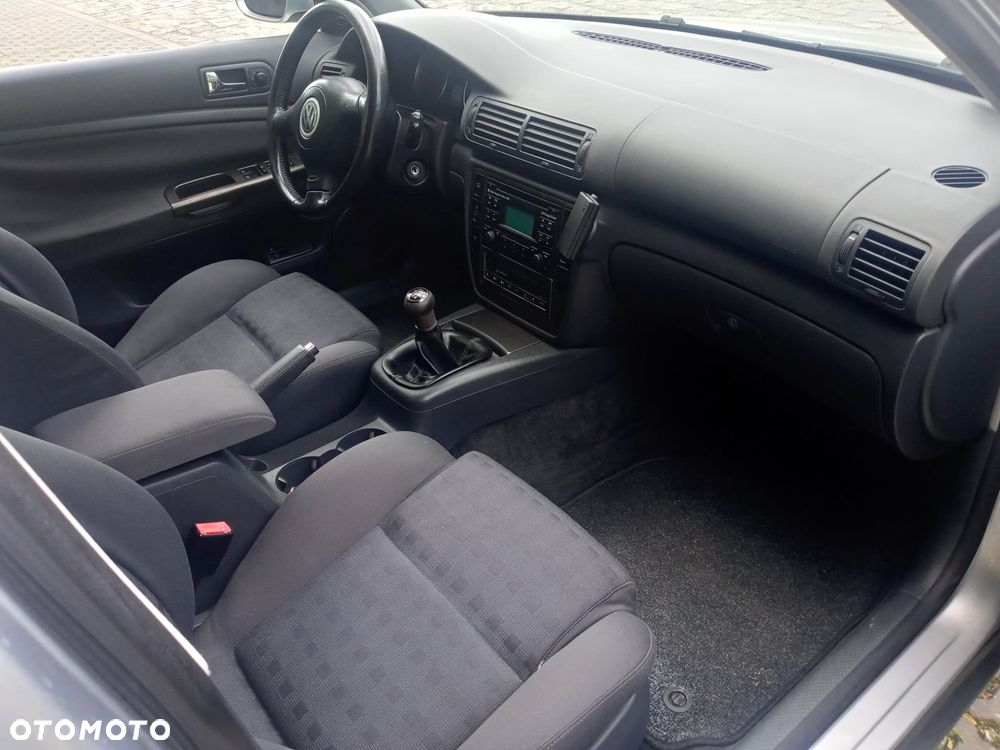 Volkswagen Passat 1.9 TDI - 10