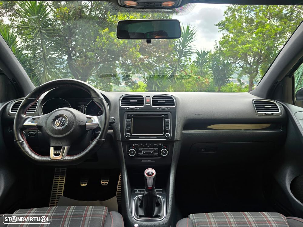 VW Golf 2.0 GTI - 8