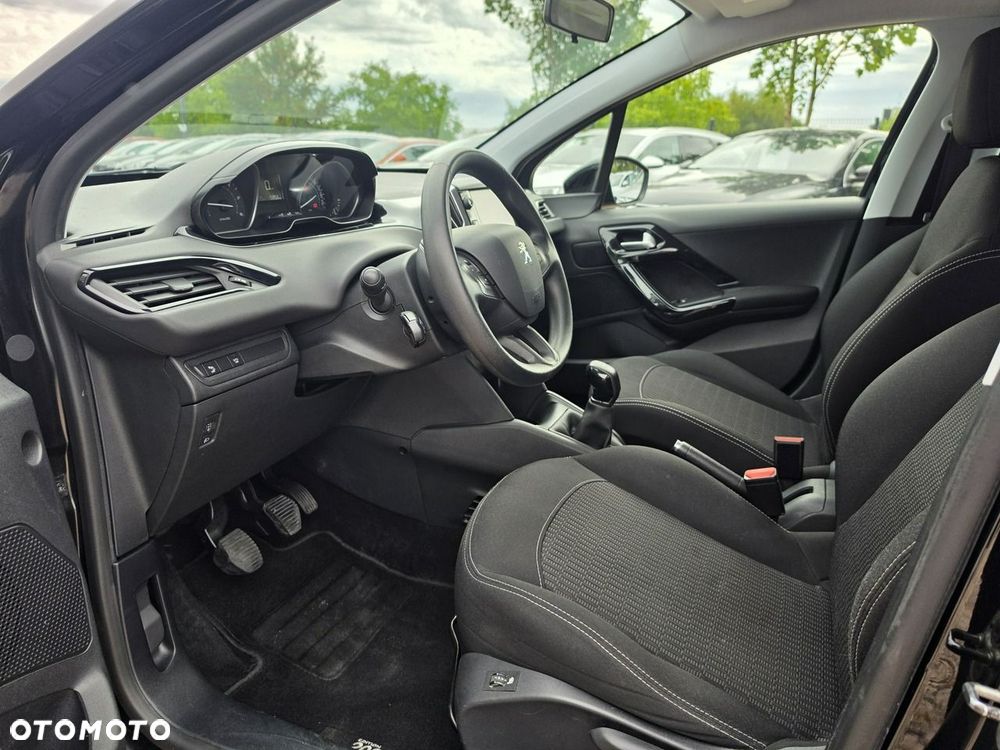 Peugeot 208 - 31