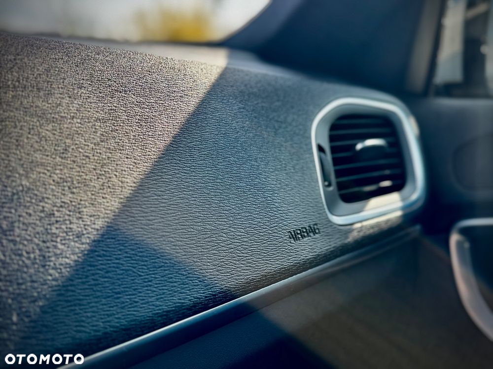 Volvo V40 D4 Drive-E R-Design Momentum - 17