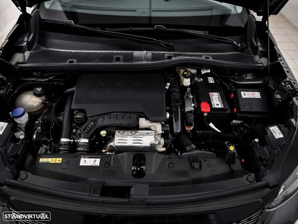 Peugeot 2008 1.2 PureTech Allure EAT8 - 36