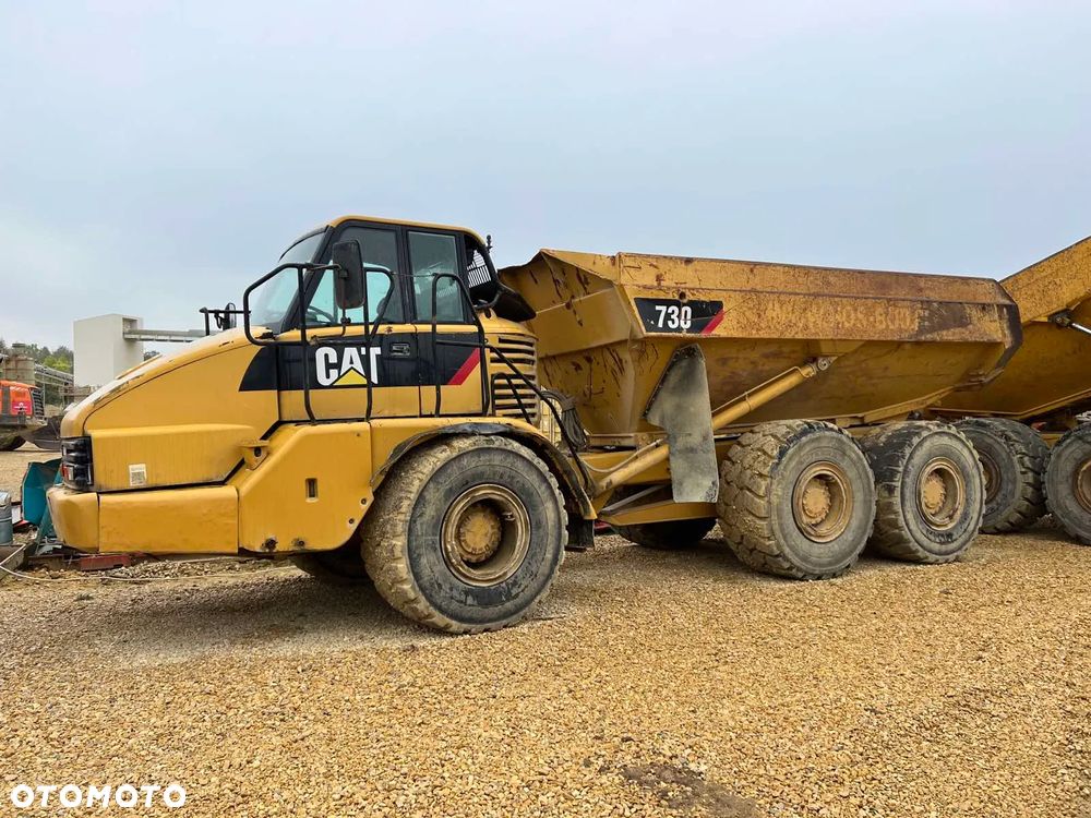 Caterpillar 730 - 1